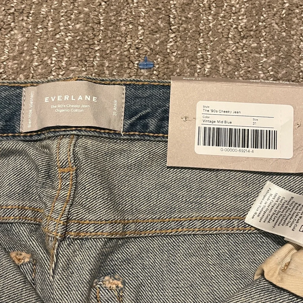 Everlane 90’s cheeky Jean in vintage mid blue nwt - Picture 3 of 10
